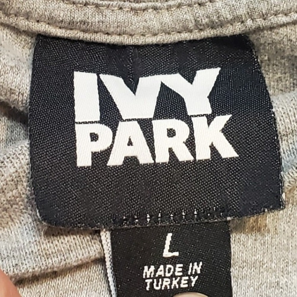 Ivy Park Beyonce Gray Embossed Logo Crewneck Sweatshirt Women's Large Oversized